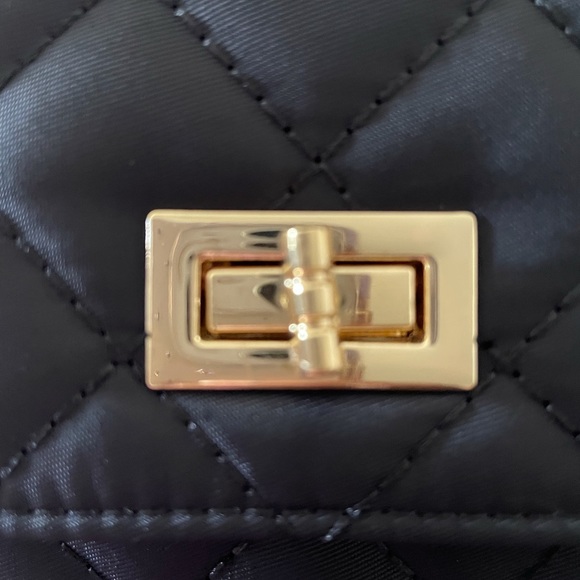 Cute Gold and Black Crossbody Purse - Picture 3 of 6